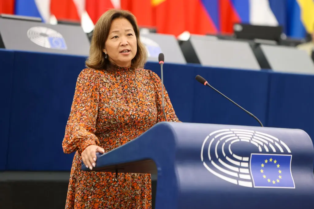 جسیکا پولفیارد، محافظه‌کار سوئدی، در حال تلاش برای حفظ اتحاد در میان هم‌حزبی‌های خود در پارلمان اروپا.