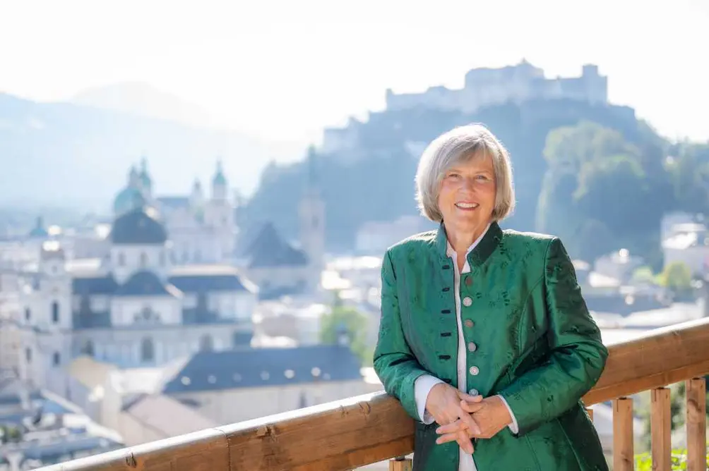 الیزابت فون تراپ نوه ماریا فون تراپ است که داستان زندگی‌اش الهام‌بخش فیلم «اشک‌ها و لبخندها» بود.