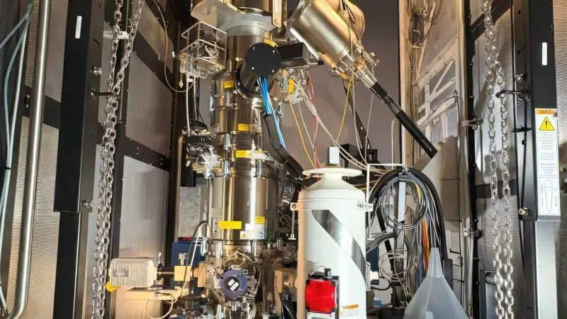 شناسایی درخشندگی یک اتم منفرد