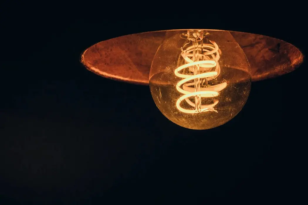 نمای نزدیک از رشته ال‌ای‌دی شبیه‌سازی‌ شده تنگستن