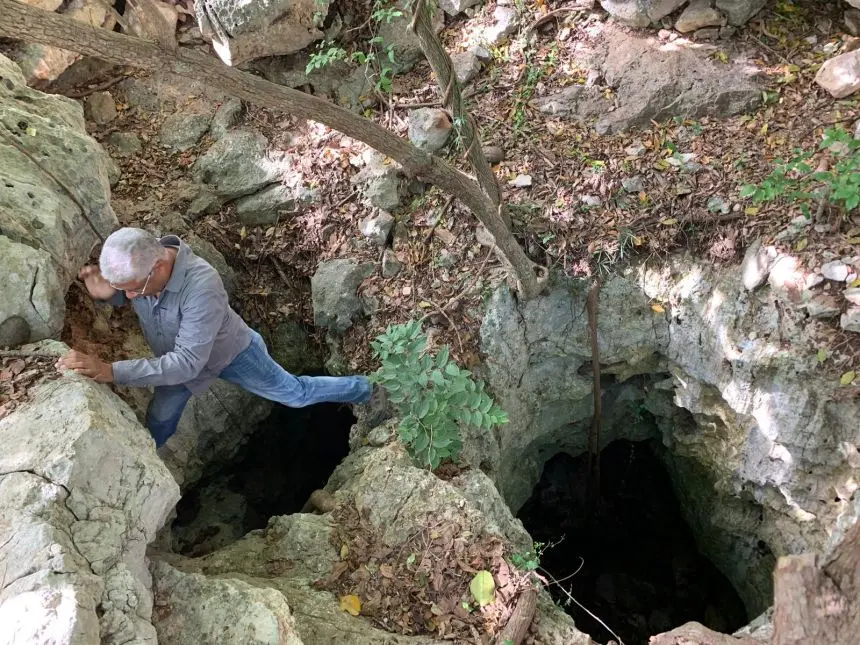 پالئولوژیست Juan Almonte Milan اولین بار غار را در جزیره هیاسپانیولا یافت.