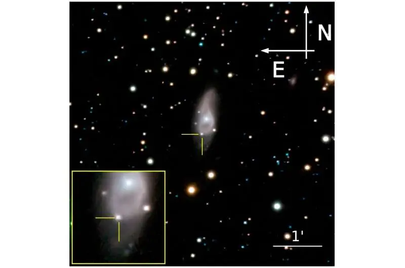 SN 2022ngb یک ابرنواختر کمنور و بهتدریج پیشرفتکننده از نوع IIb است؛ مشاهدات این را نشان میدهند