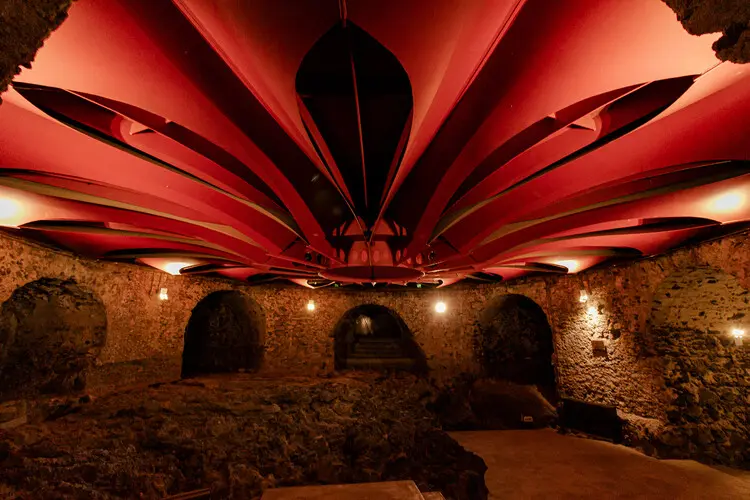 بهترین مقالات سال ۲۰۲۵: شیوههای چندگانه، واکنشهای زیستمحیطی، و معماری مراقبت - تصویر ۷ از ۳۶